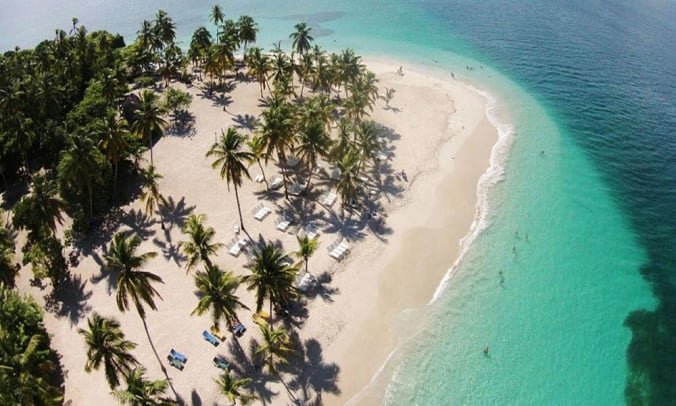Tour en Barco en Samana a la Isla Cayo Levantado (Bacardi)